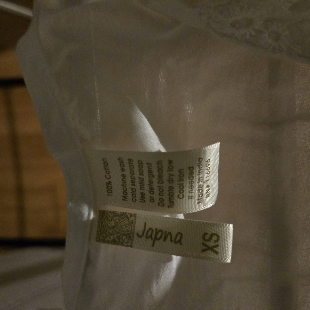 White Eyelet Women's Top Size XS - Picture 4 of 5